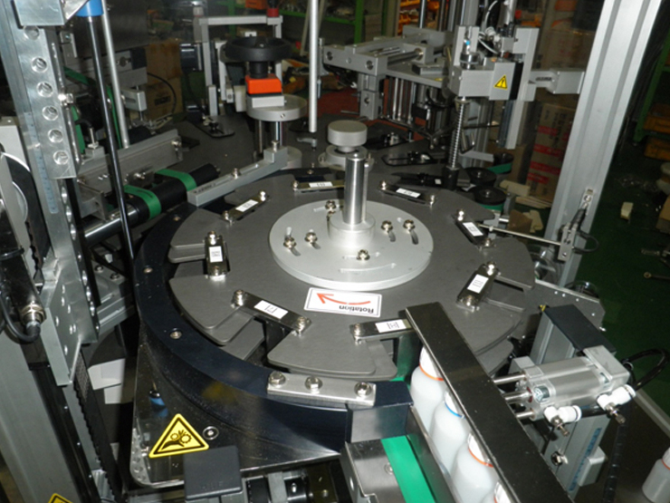 Star wheel device for bottle supply